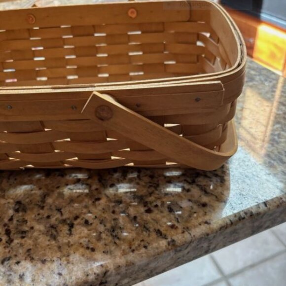 Longaberger Small Gathering Basket w/ Plastic Divider Insert Signed - Picture 4 of 7